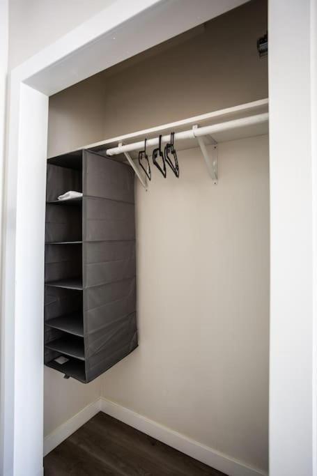 Lovely W Full Kitchen In Heart Of Apartment San Diego